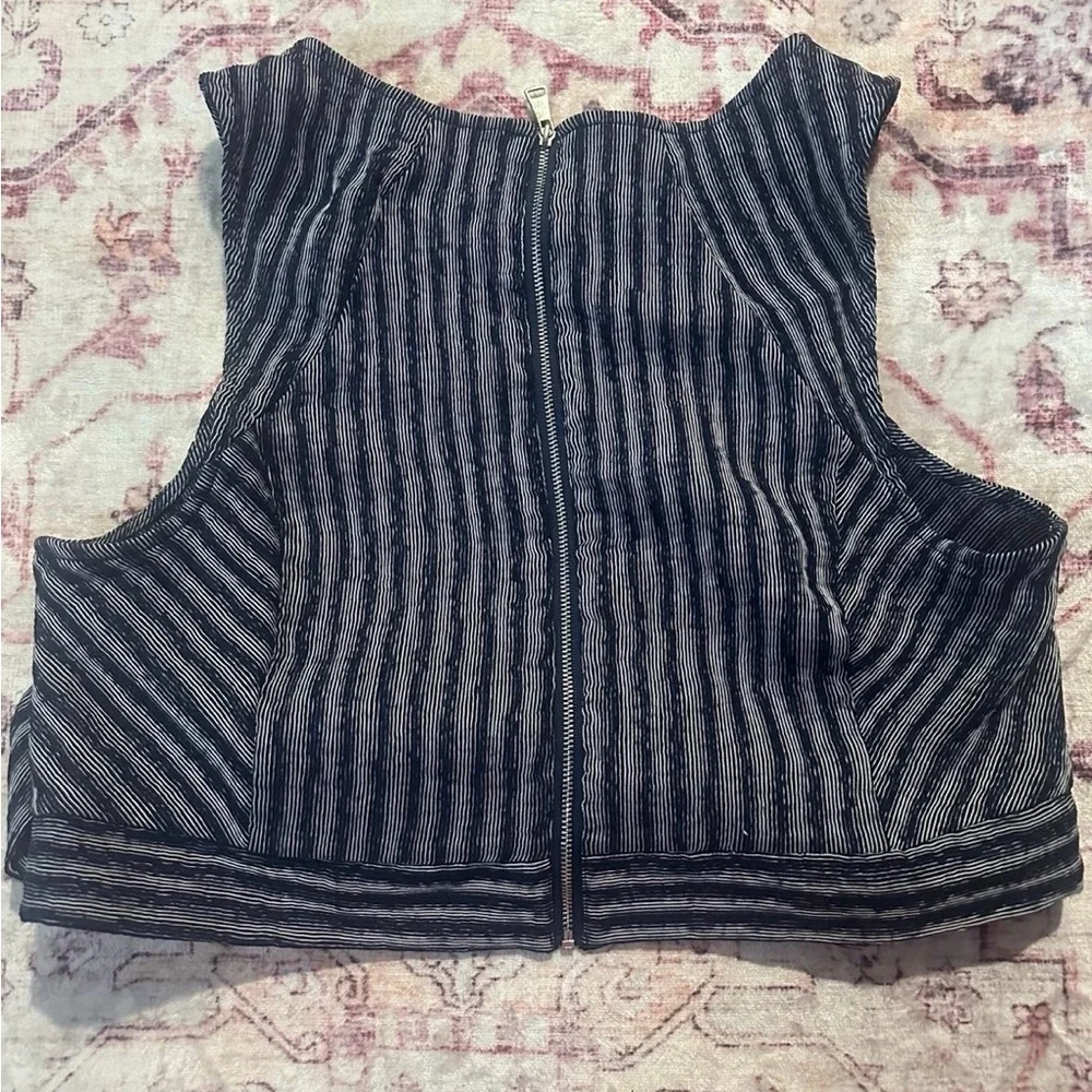 New York & Company beautiful cropped